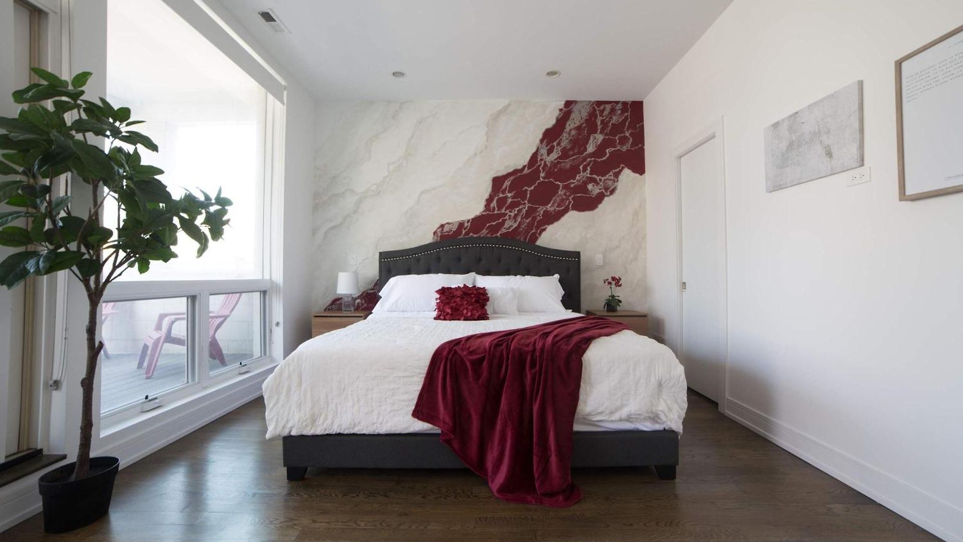 Large 4-bedroom Upscale W Rooftop * Chicago
