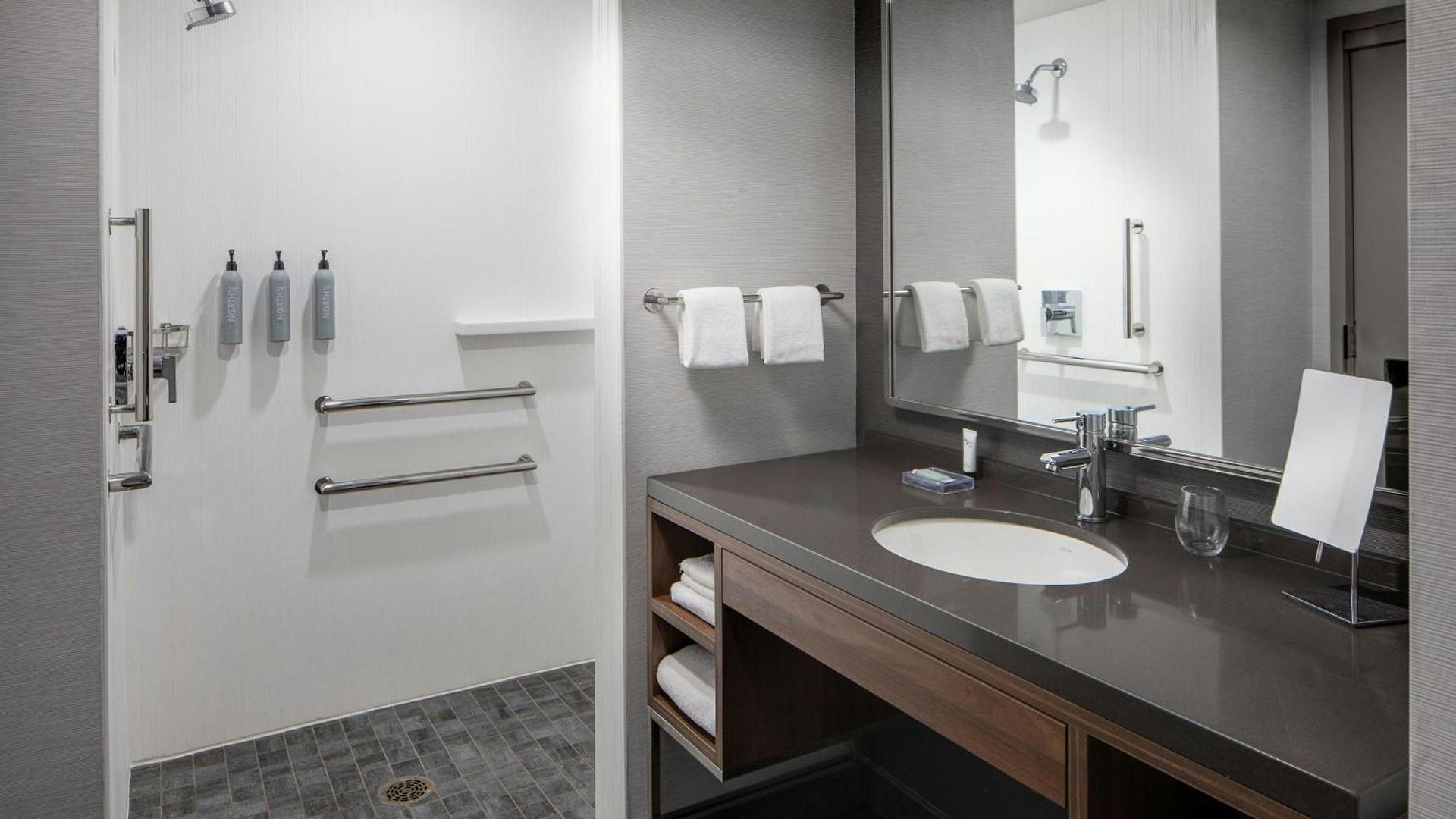 Hotel Courtyard By Marriott Downtown/river North Chicago