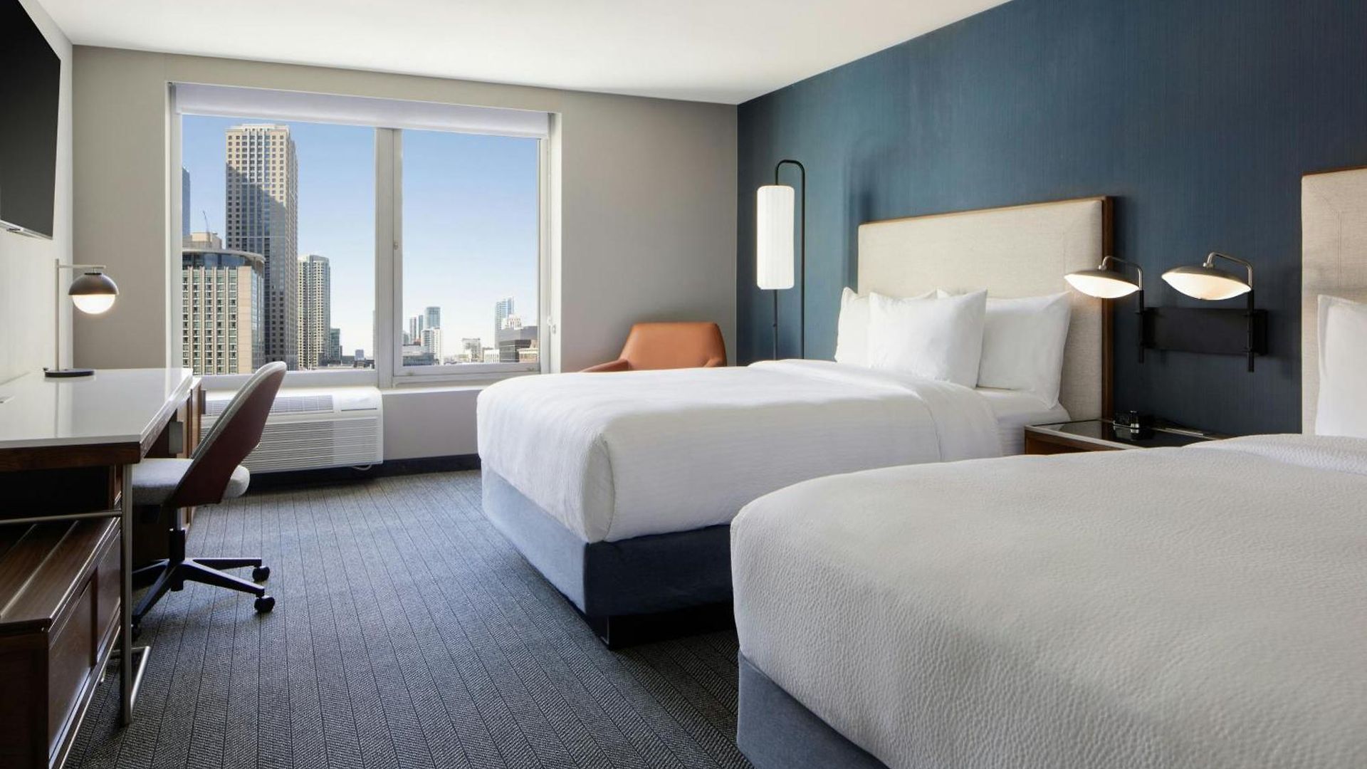 Courtyard By Marriott Downtown/river North 3*