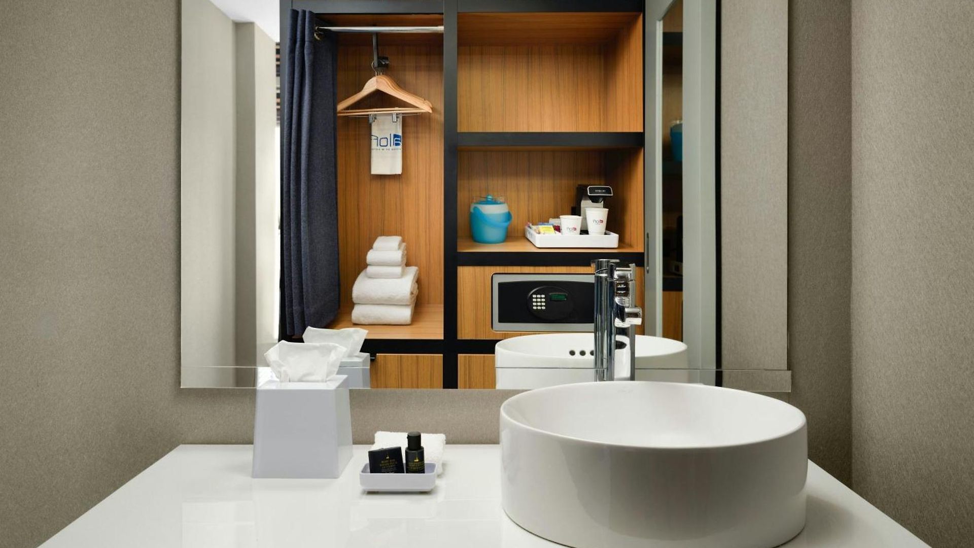 Hotel Aloft By Marriott Downtown River North 3*