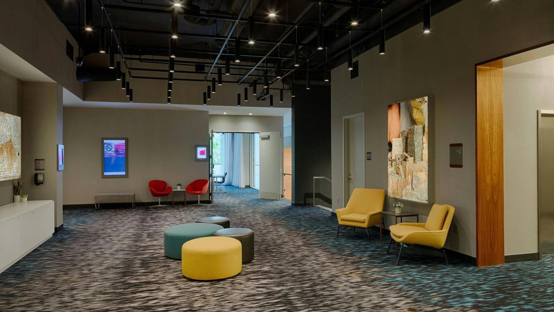 Aloft By Marriott Mag Mile Hotel