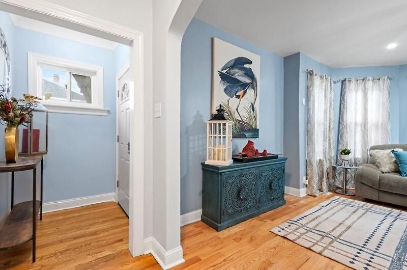 New Luxurious 5bd-2ba Duplex-free Wine-2car Parking Apartment
