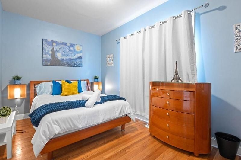 Apartment New Luxurious 5bd-2ba Duplex-free Wine-2car Parking *