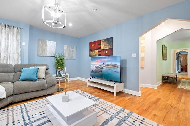 Apartment New Luxurious 5bd-2ba Duplex-free Wine-2car Parking *