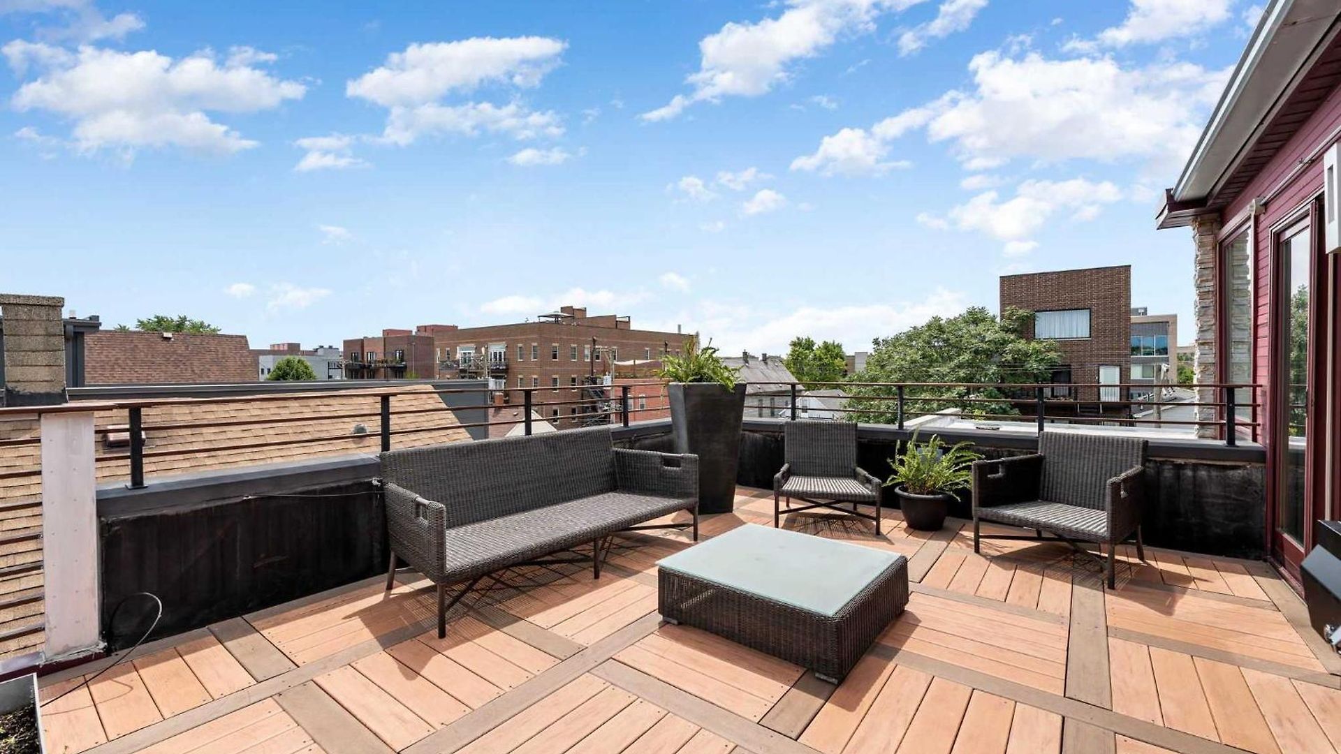 Holiday home 5br 5ba Architectural Estate-theatre Gym Rooftop