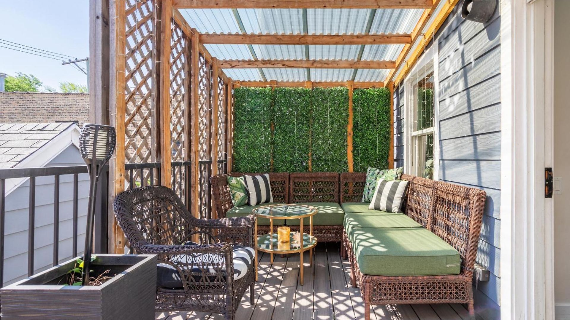 Duplex 3 Bed 2 Bat Steps From Lincoln Square