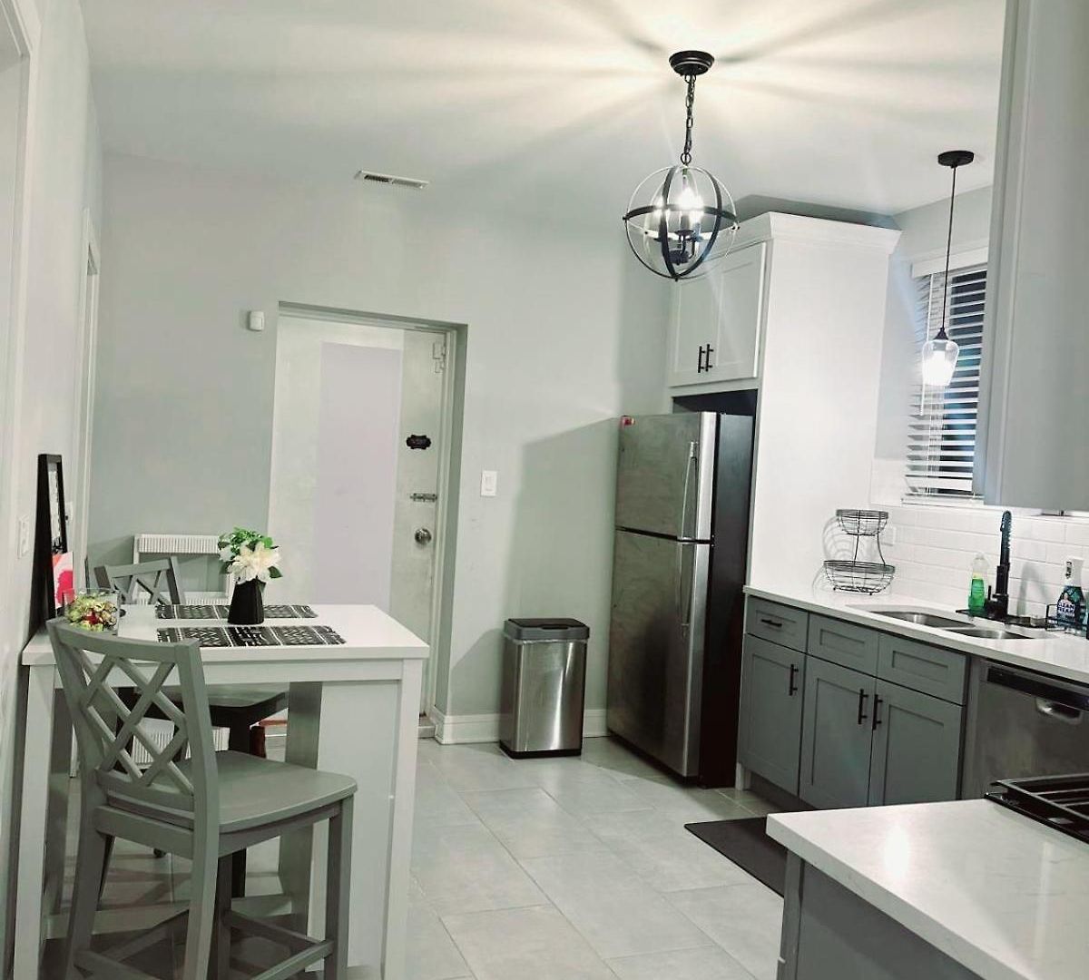 Cozy & Near Downtown & Hyde Park *
