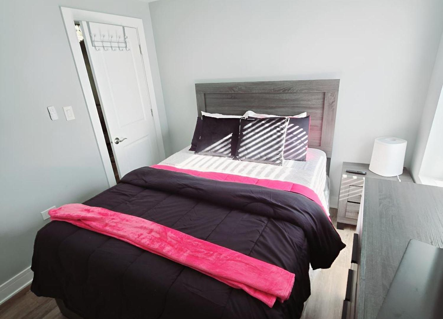 Cozy & Near Downtown & Hyde Park *