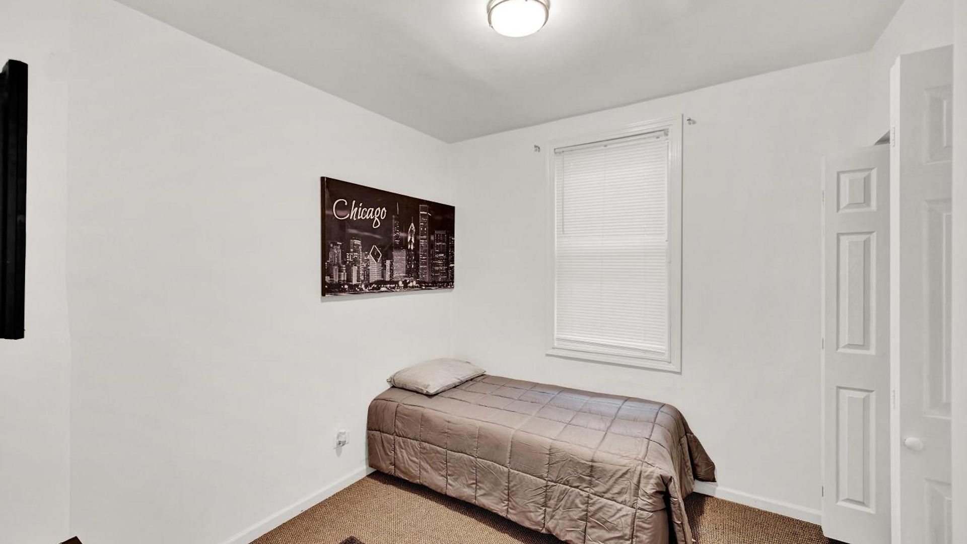 Apartment Kimball Chicago