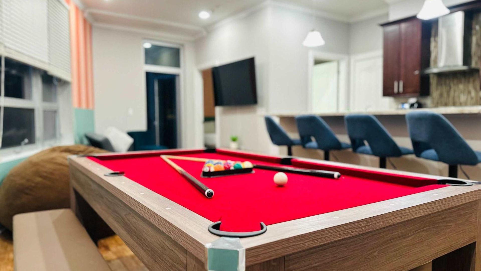 1 Garage Parking, Skyline Rooftop, Pingpong, Balcony Apartment *