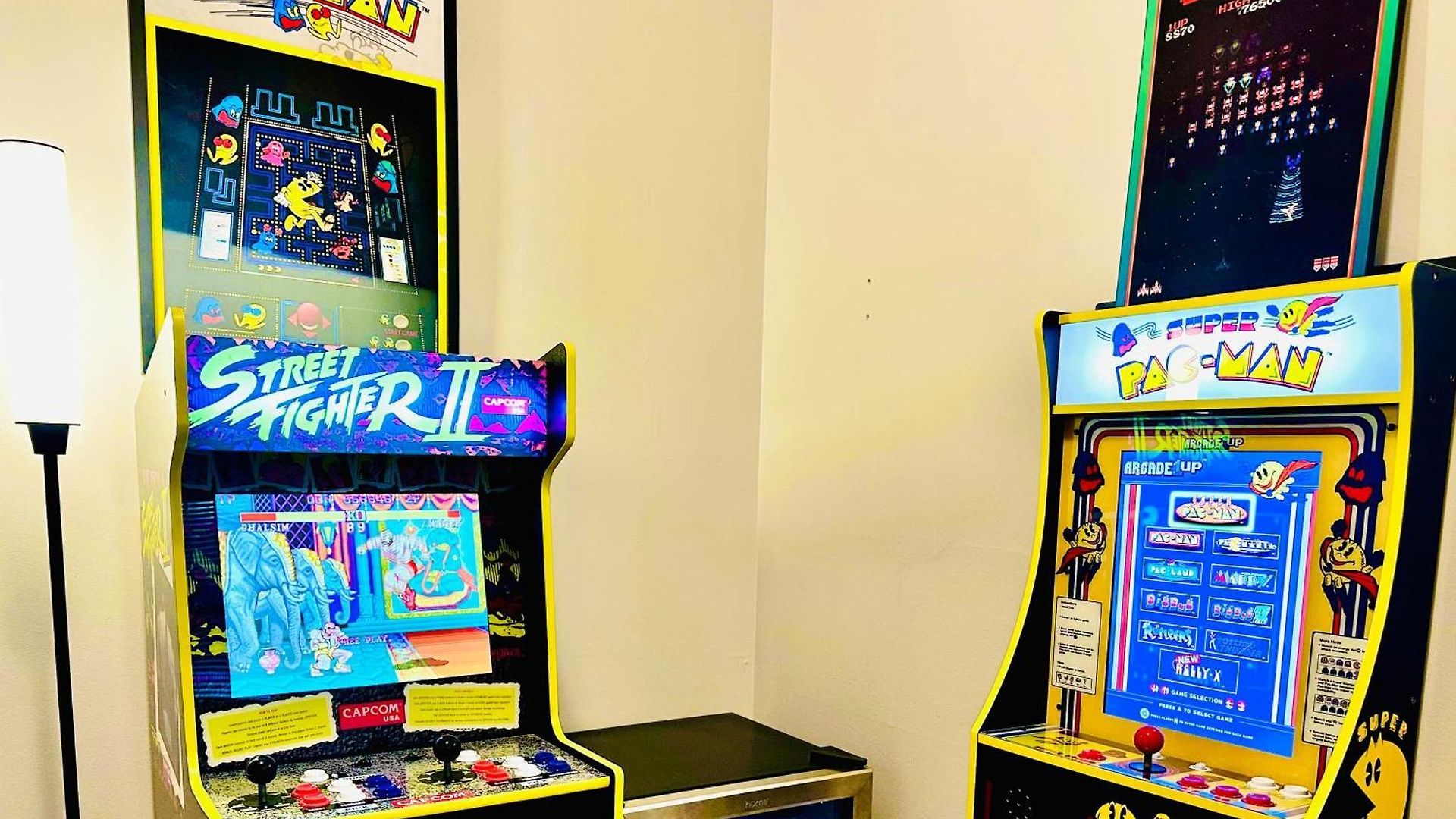 Pool Table, Pingpong, Arcade, 2-car Parking, 3 Floors! Apartment *