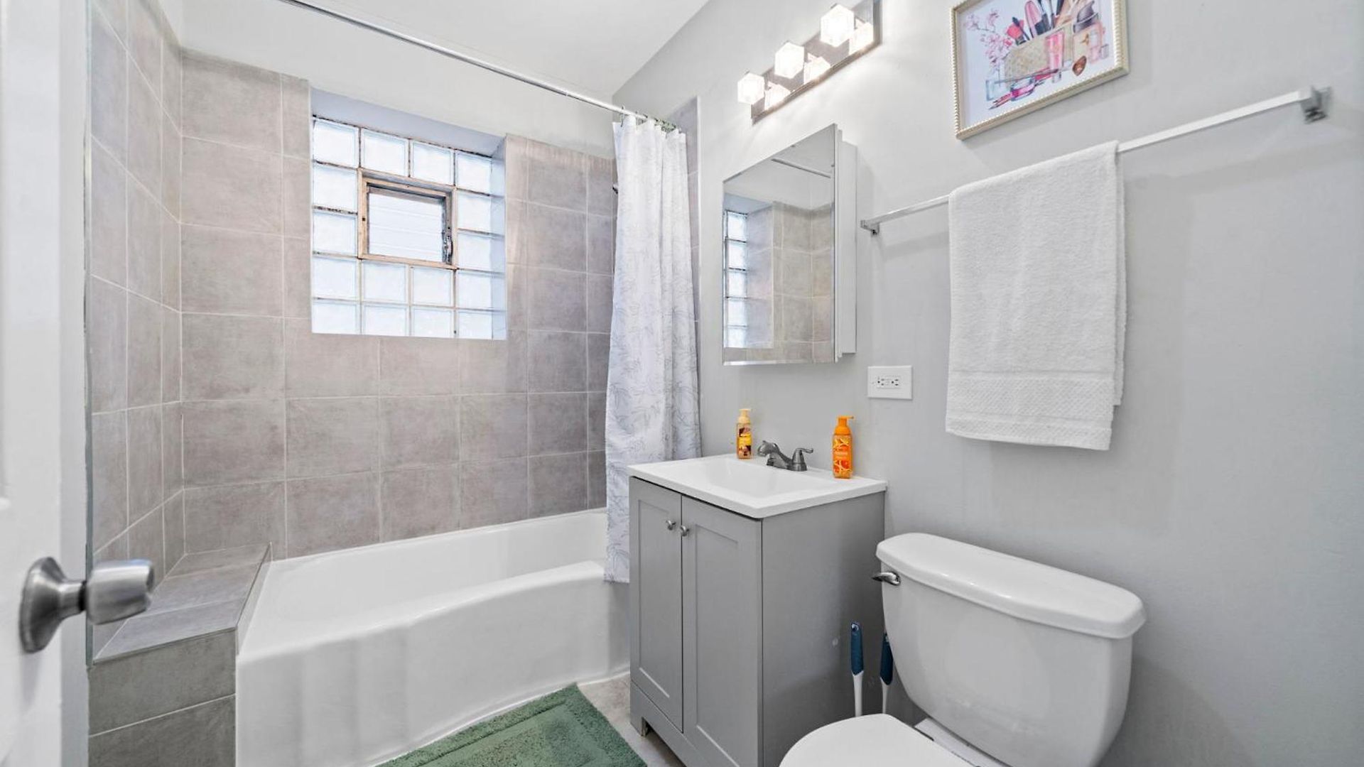 Cozy Woodlawn Retreat 1 *