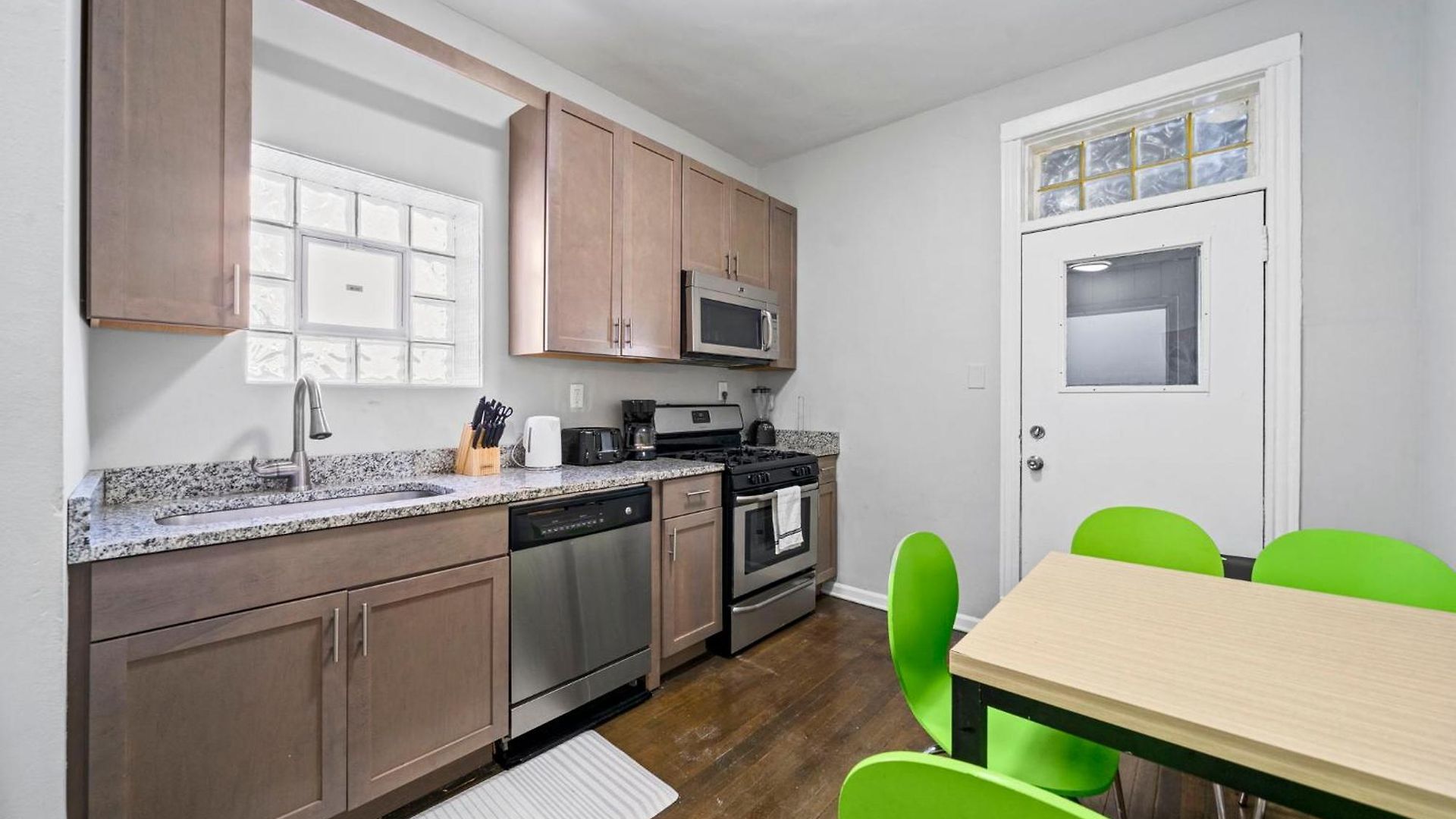 Cozy Woodlawn Retreat 1 Apartment