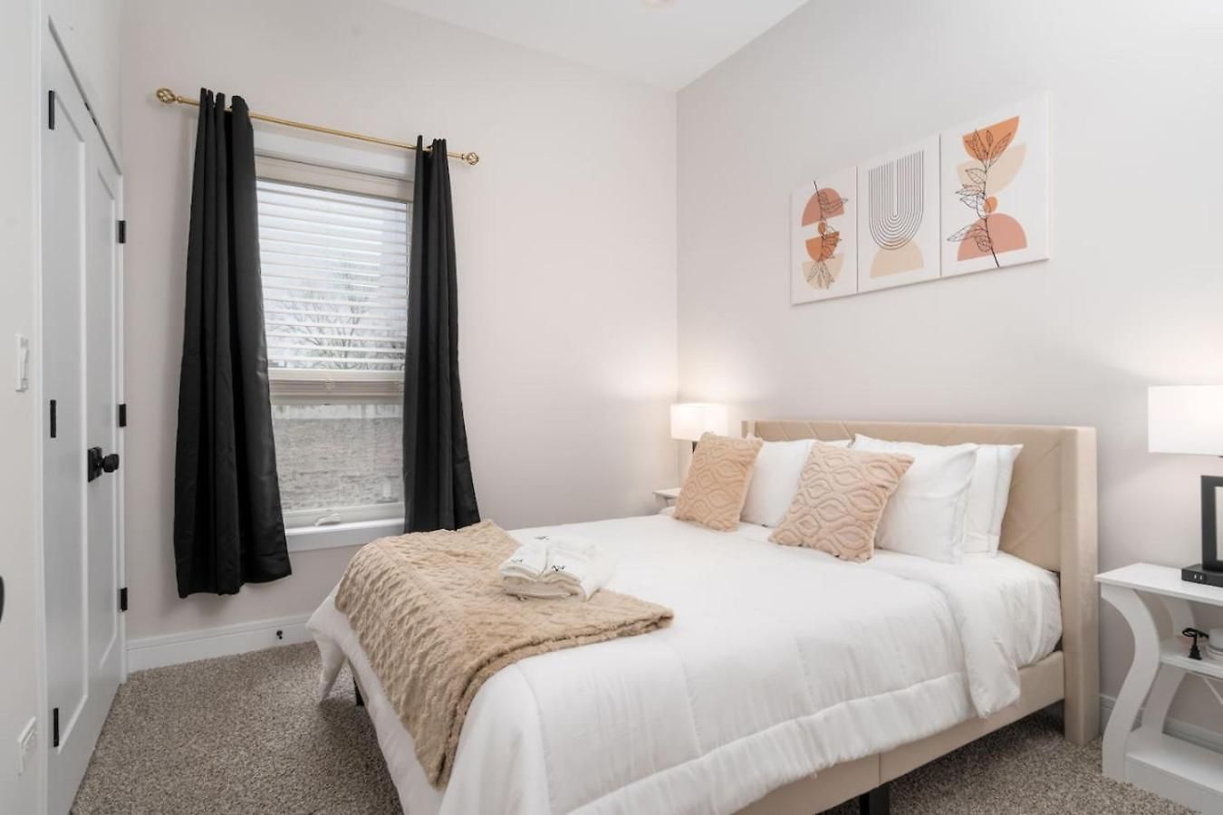 Modern 3br Near Dt Chi *