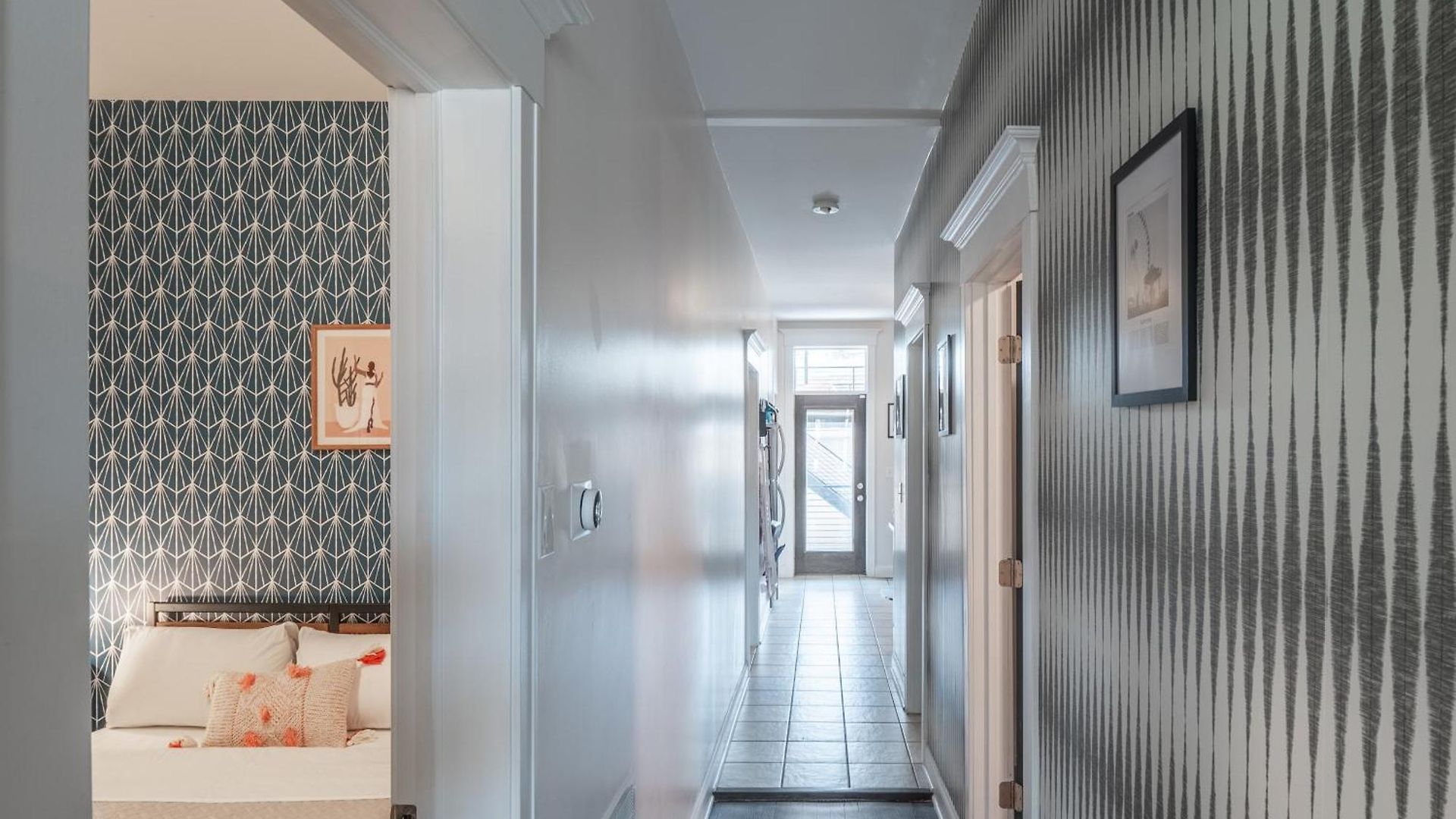 Wrigleyville Apartment *