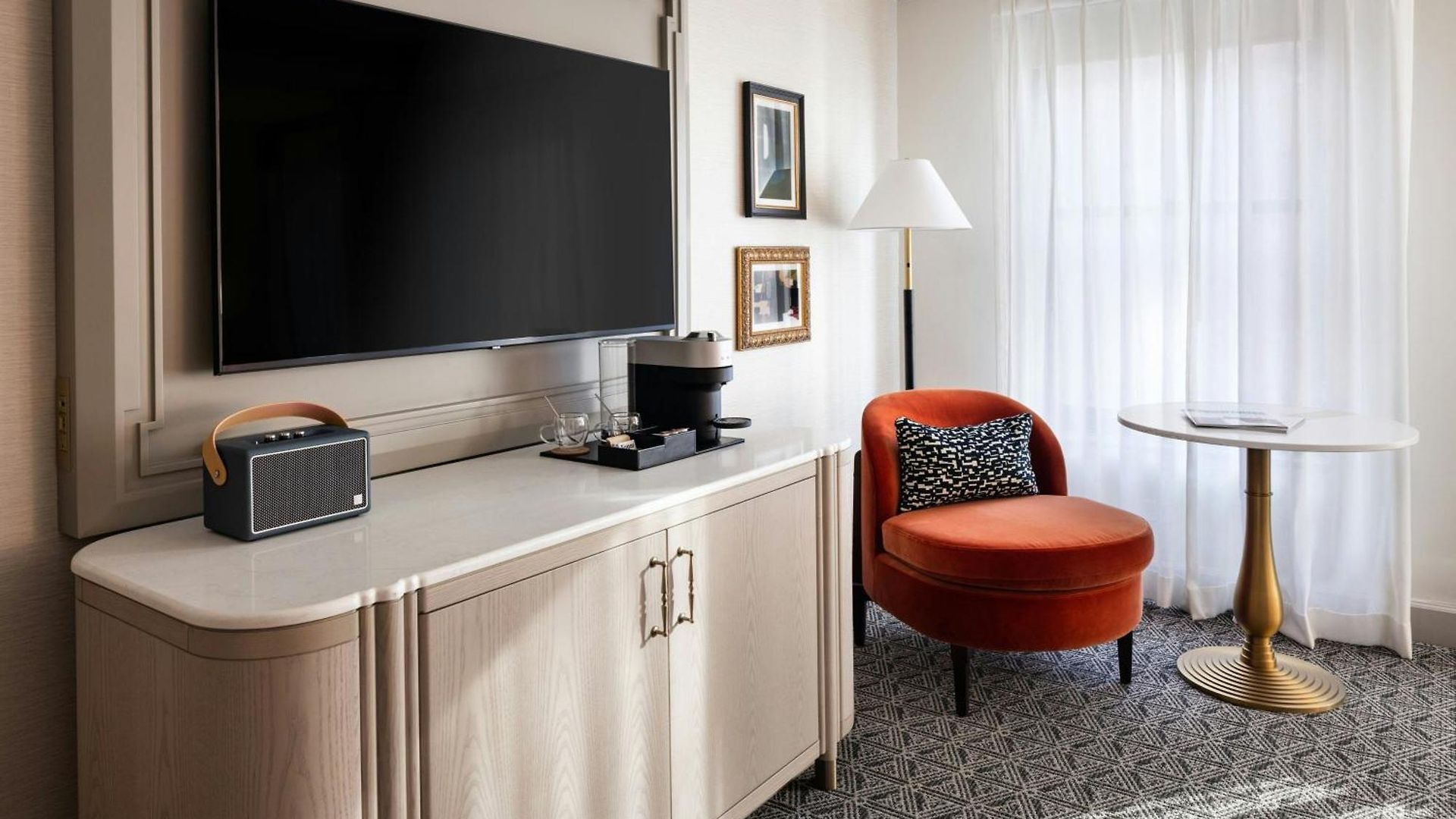 The Talbott, Autograph Collection Hotel 4*