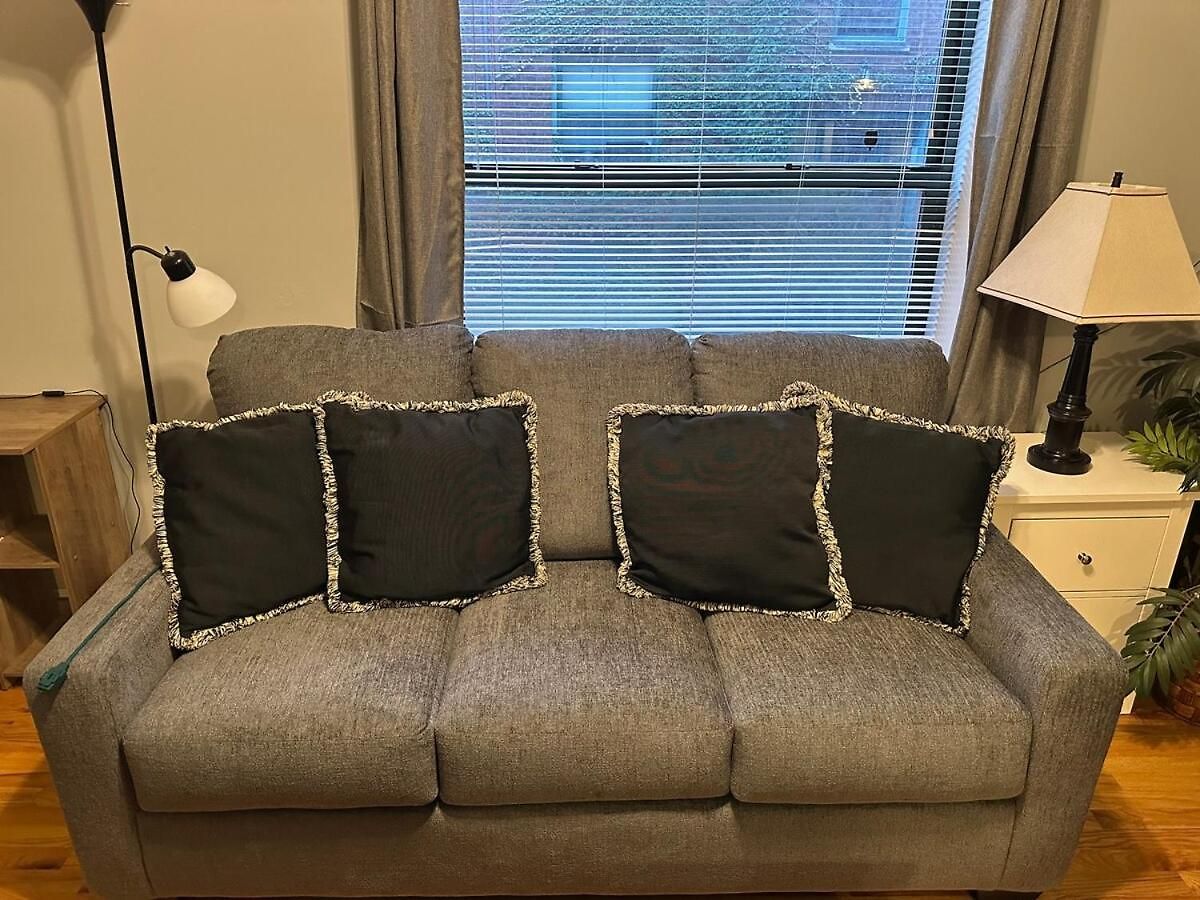Apartment Entire In Heart Of