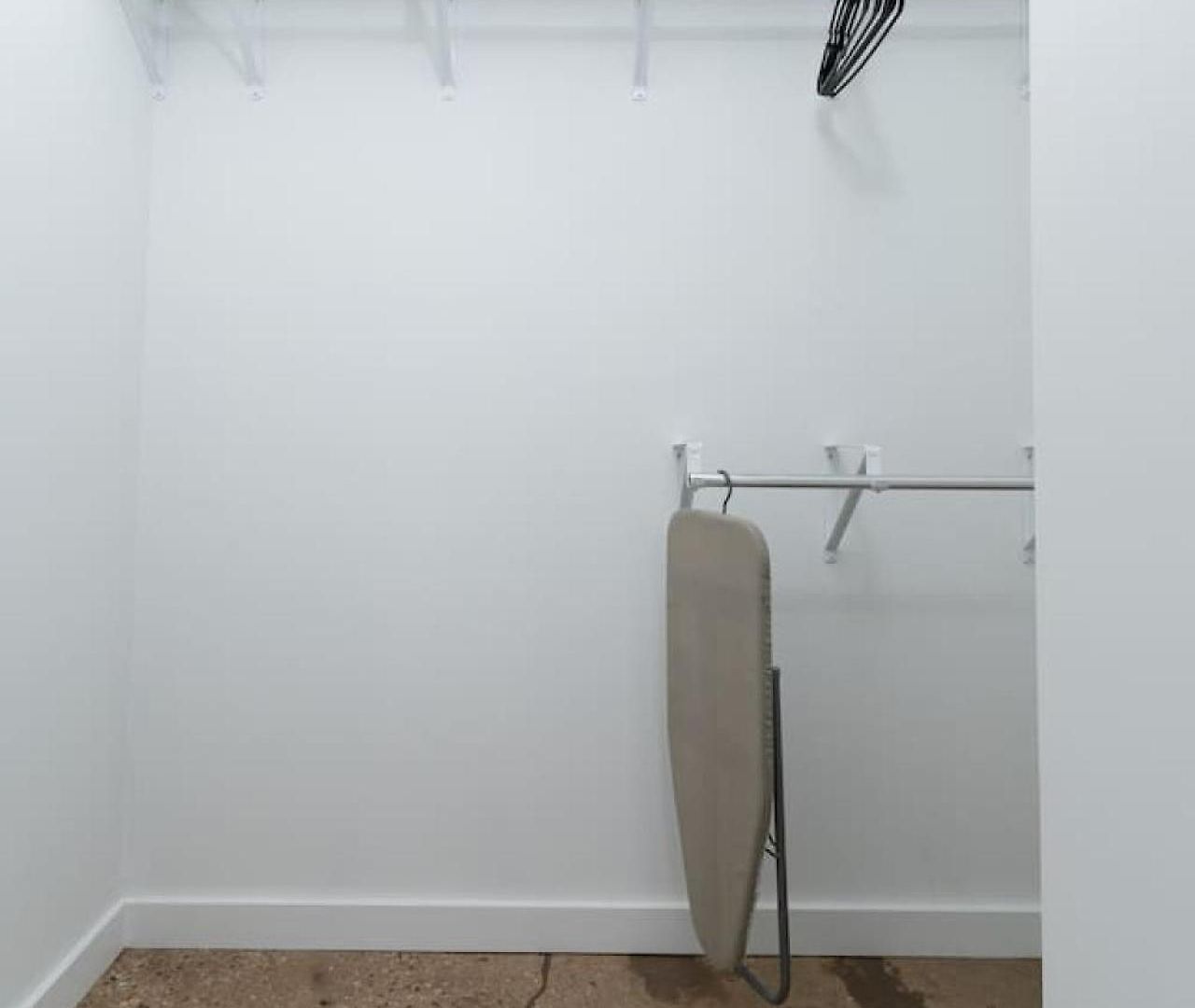 Peaceful Beachfront Loft Rooftop Gym Apartment Chicago