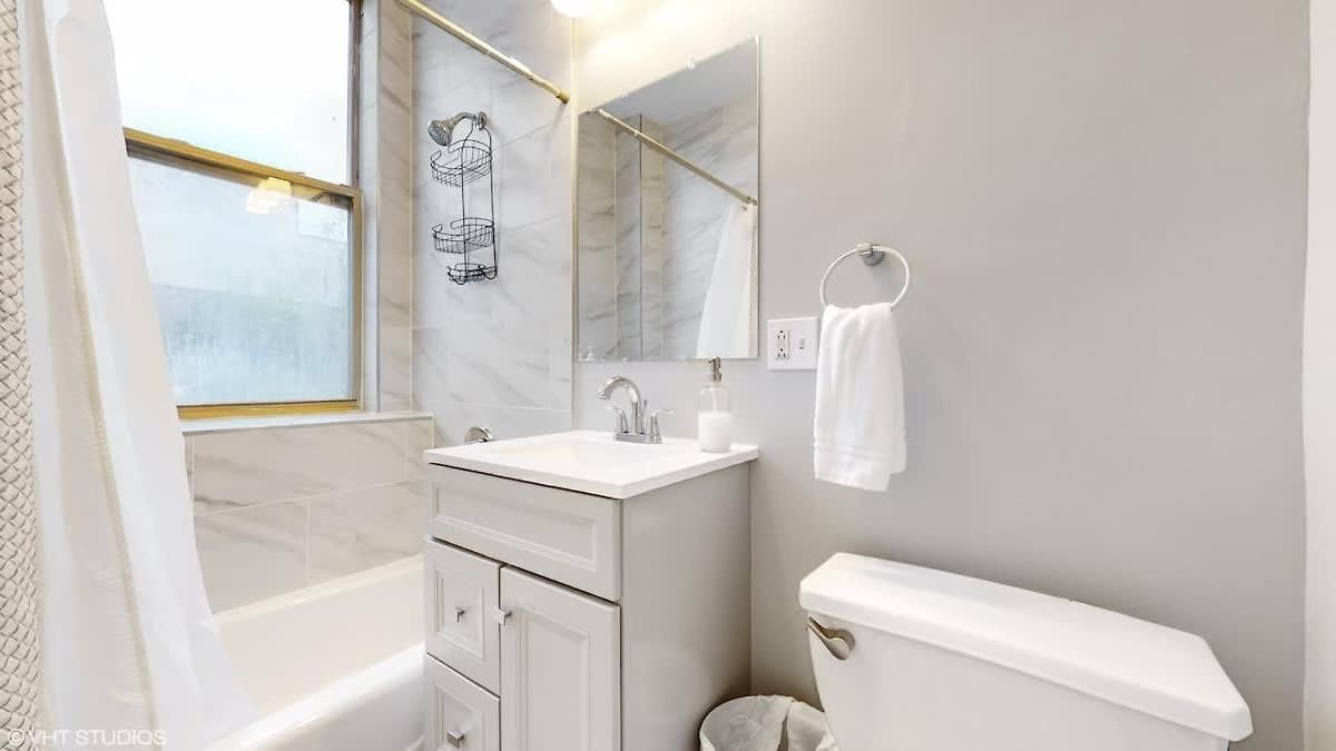 Modern Escape Near Il Medical District Apartment *