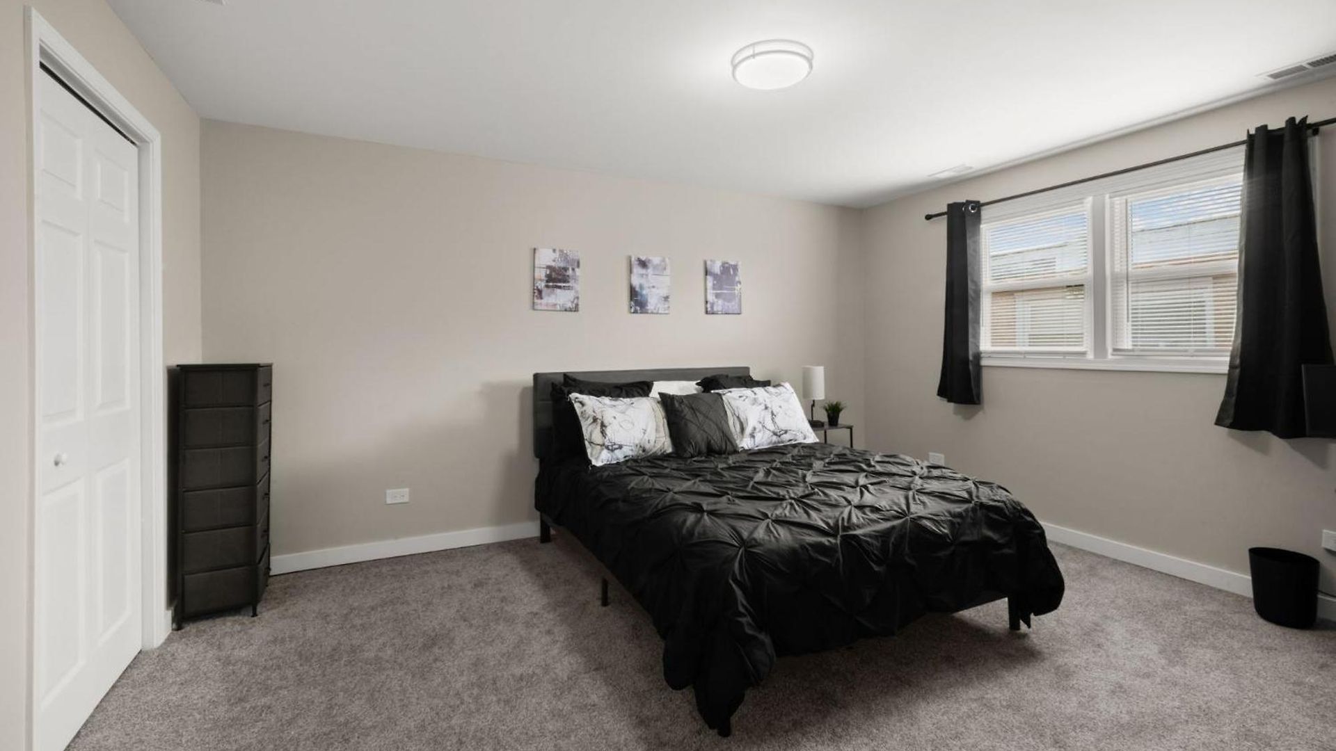 3 Level 10 Min To The Beach, Near Downtown Apartment