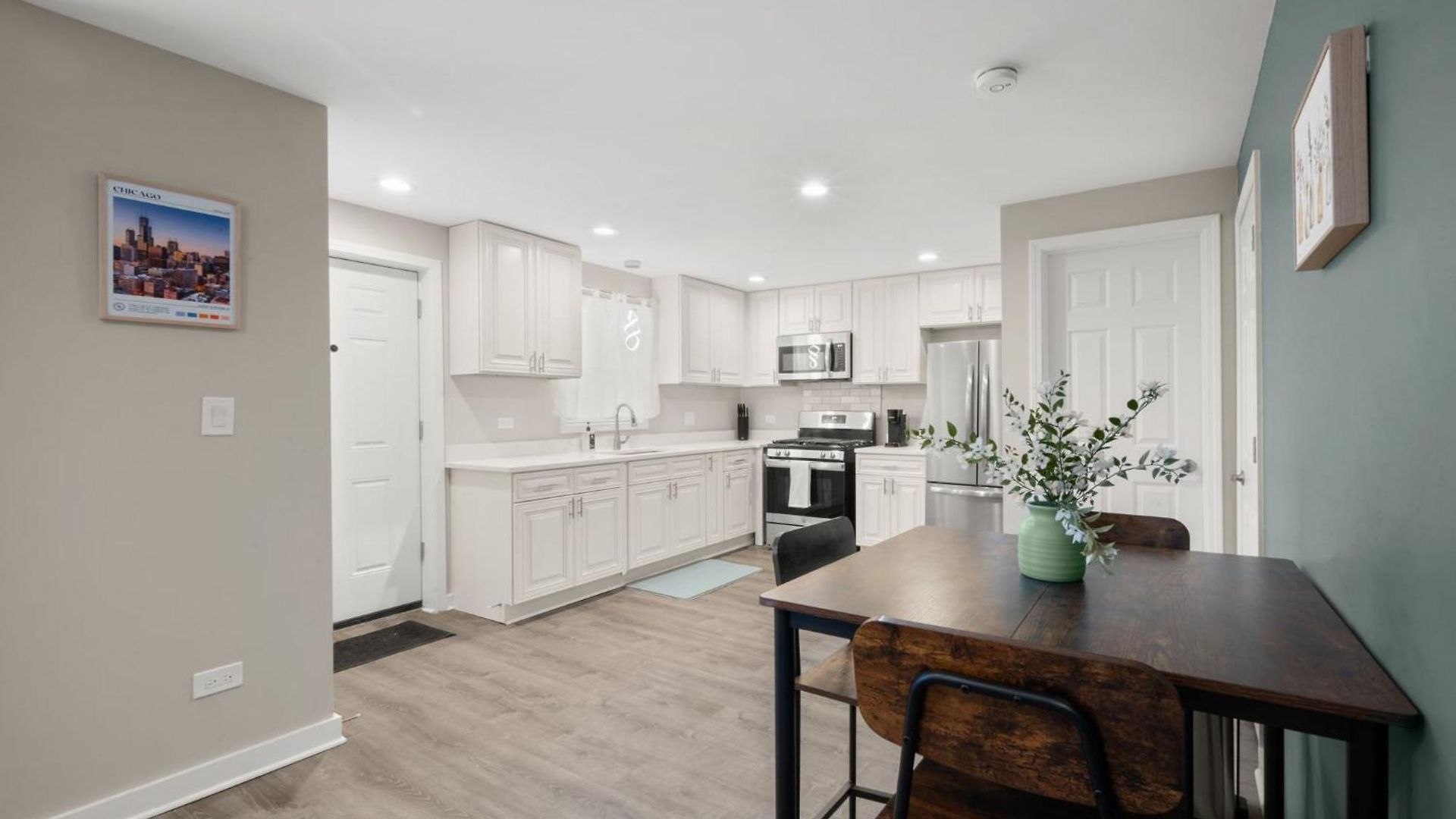 3 Level 10 Min To The Beach, Near Downtown