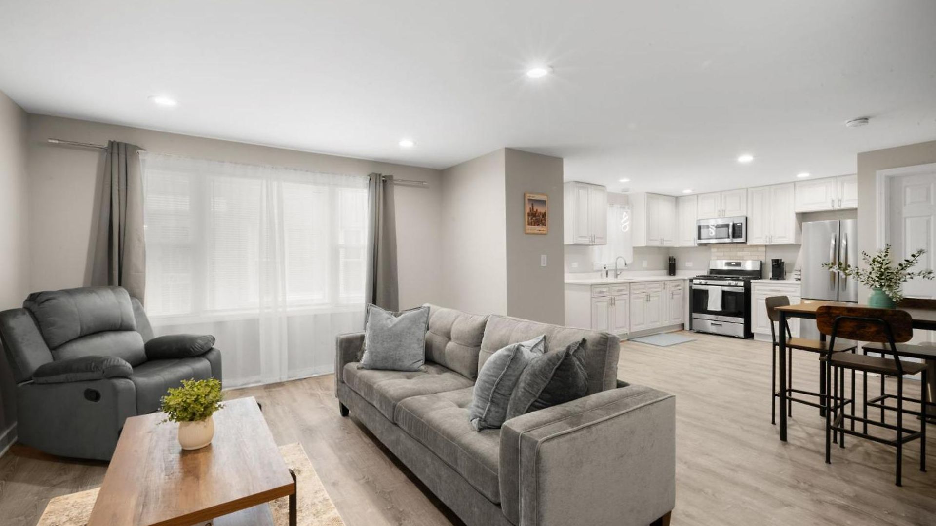 Apartment 3 Level 10 Min To The Beach, Near Downtown *