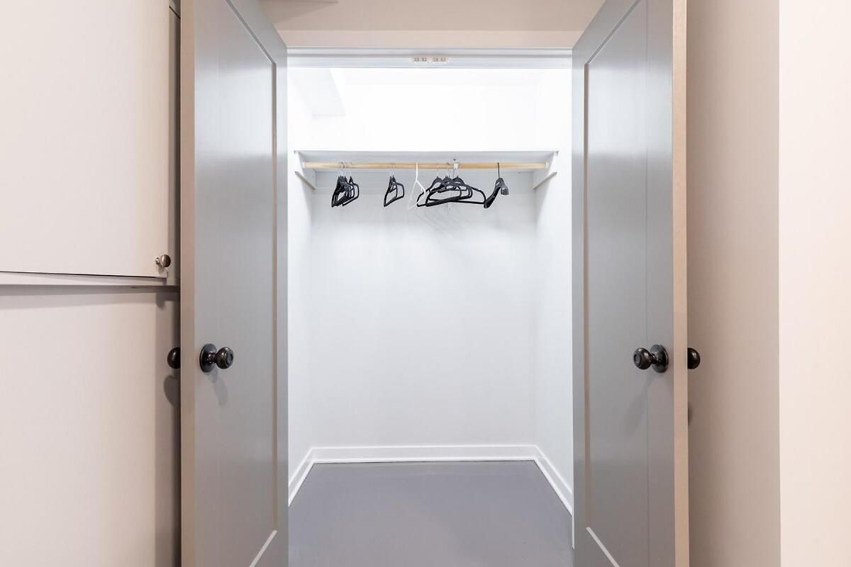 New Adorable Unit Located In Historic Greystone Chicago