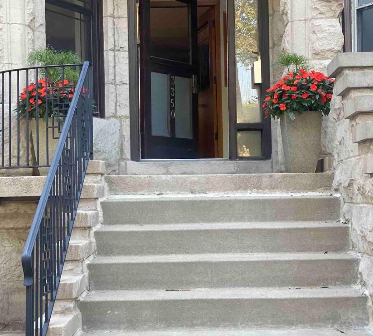 New Adorable Unit Located In Historic Greystone Apartment Chicago