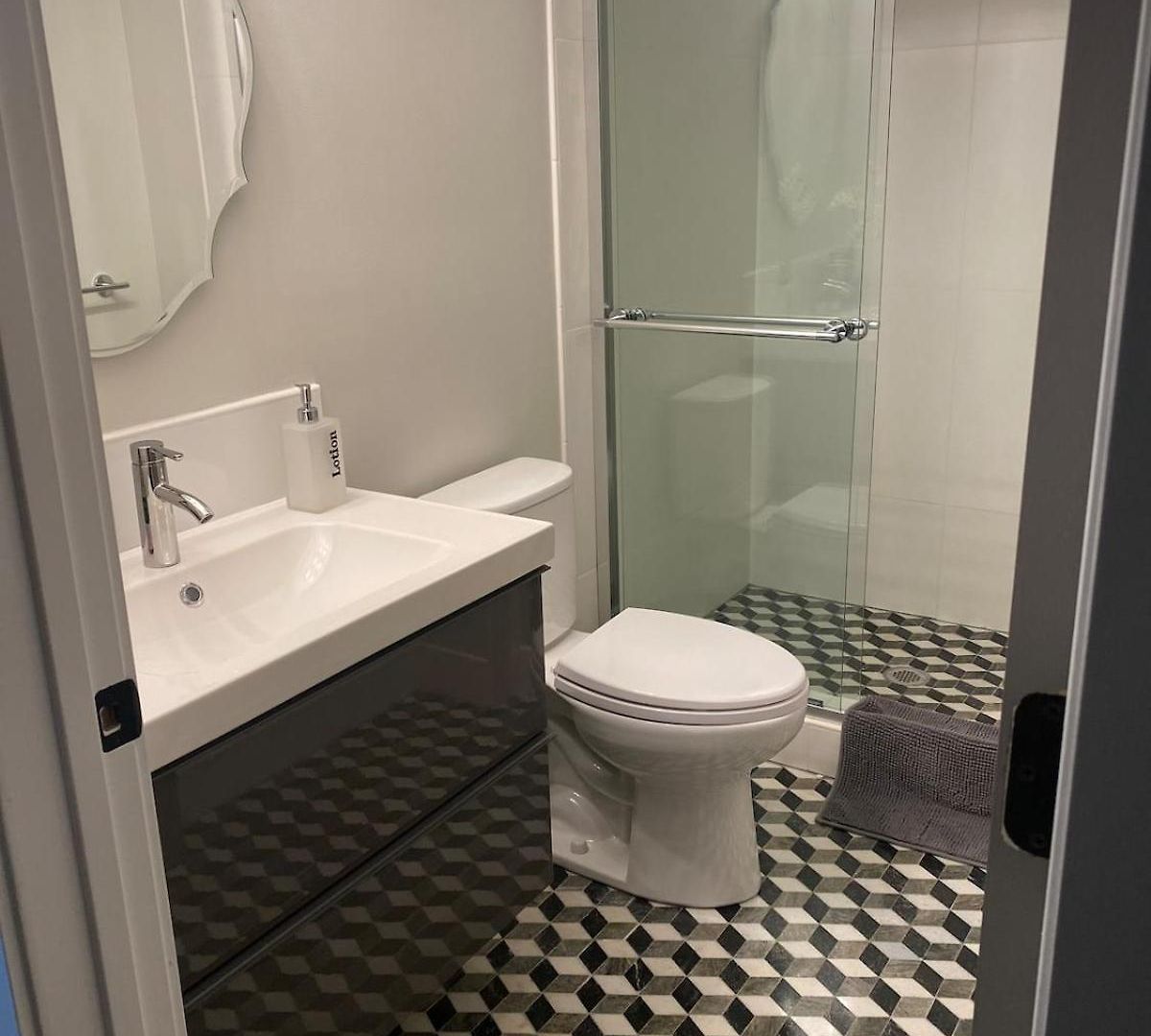 New Adorable Unit Located In Historic Greystone Chicago