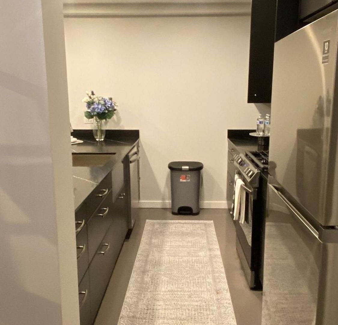 New Adorable Unit Located In Historic Greystone *