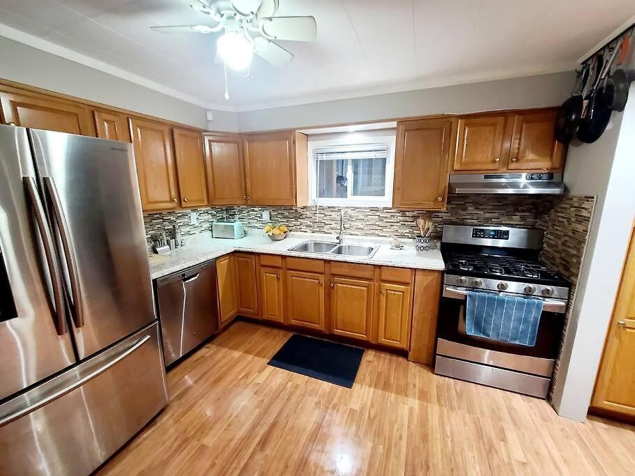 Apartment Hermosa House - Peaceful Quiet 3br, Free Street Parking, Solar Powered, By Logan Square *