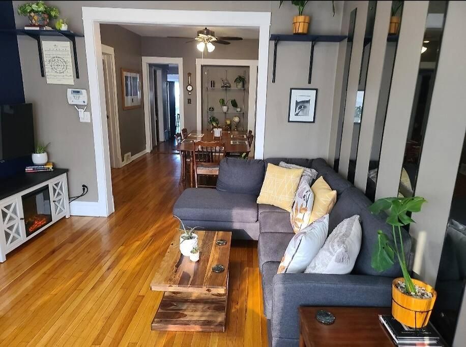 Hermosa House - Peaceful Quiet 3br, Free Street Parking, Solar Powered, By Logan Square Apartment *