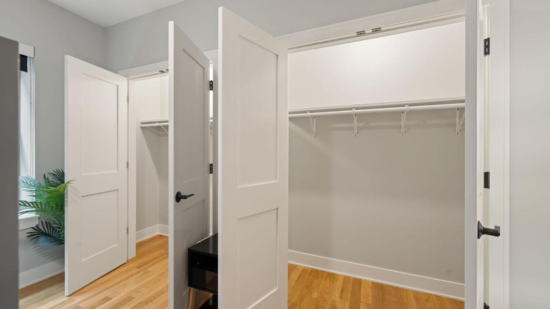 Apartment Cozy 3bd 2bath Retreat With Balcony