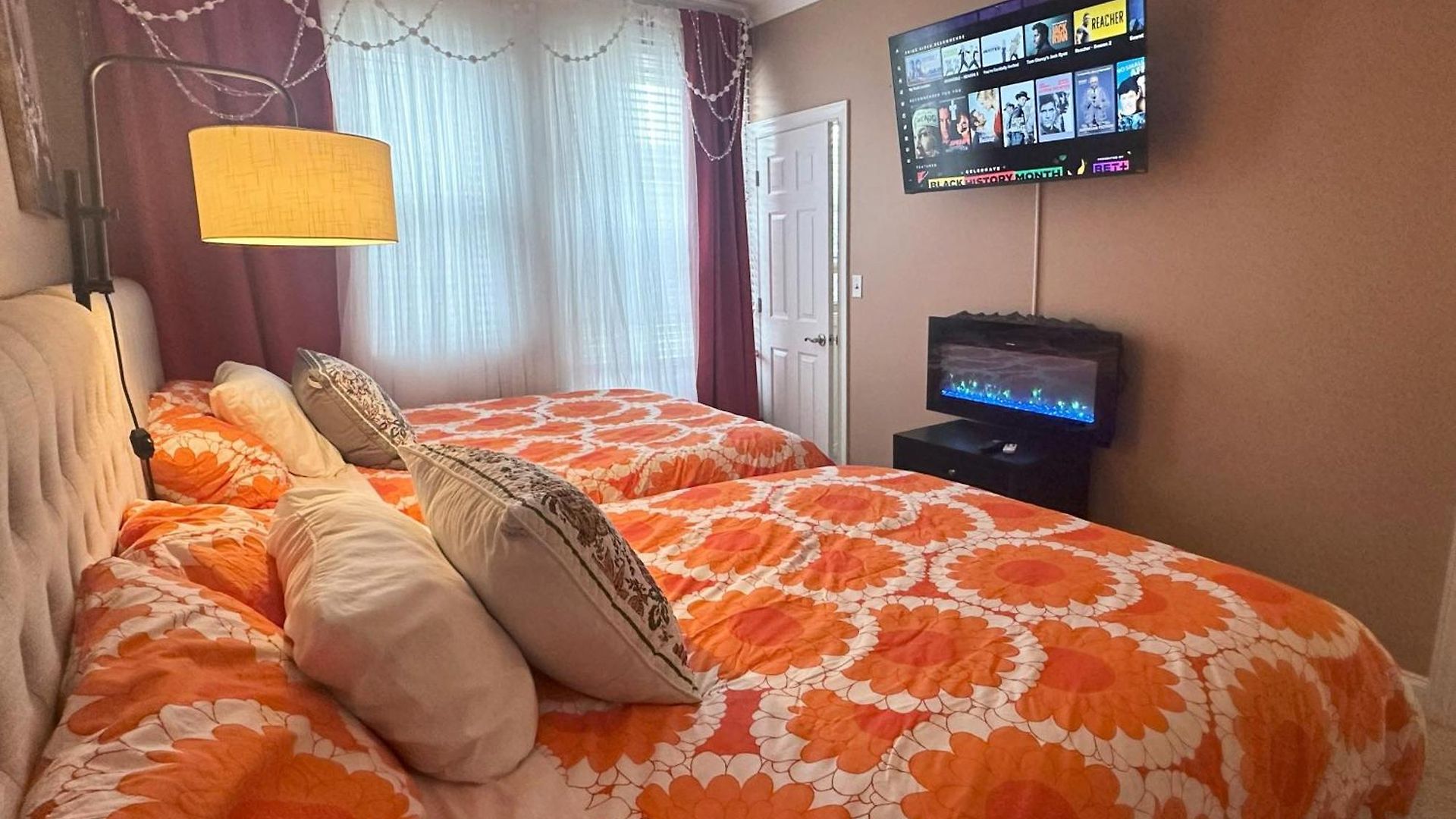 Art Downtown Fulton Market Entire 3 Bedroom Sleep10 Private Garage Roof Ev Tesla Holiday home Chicago