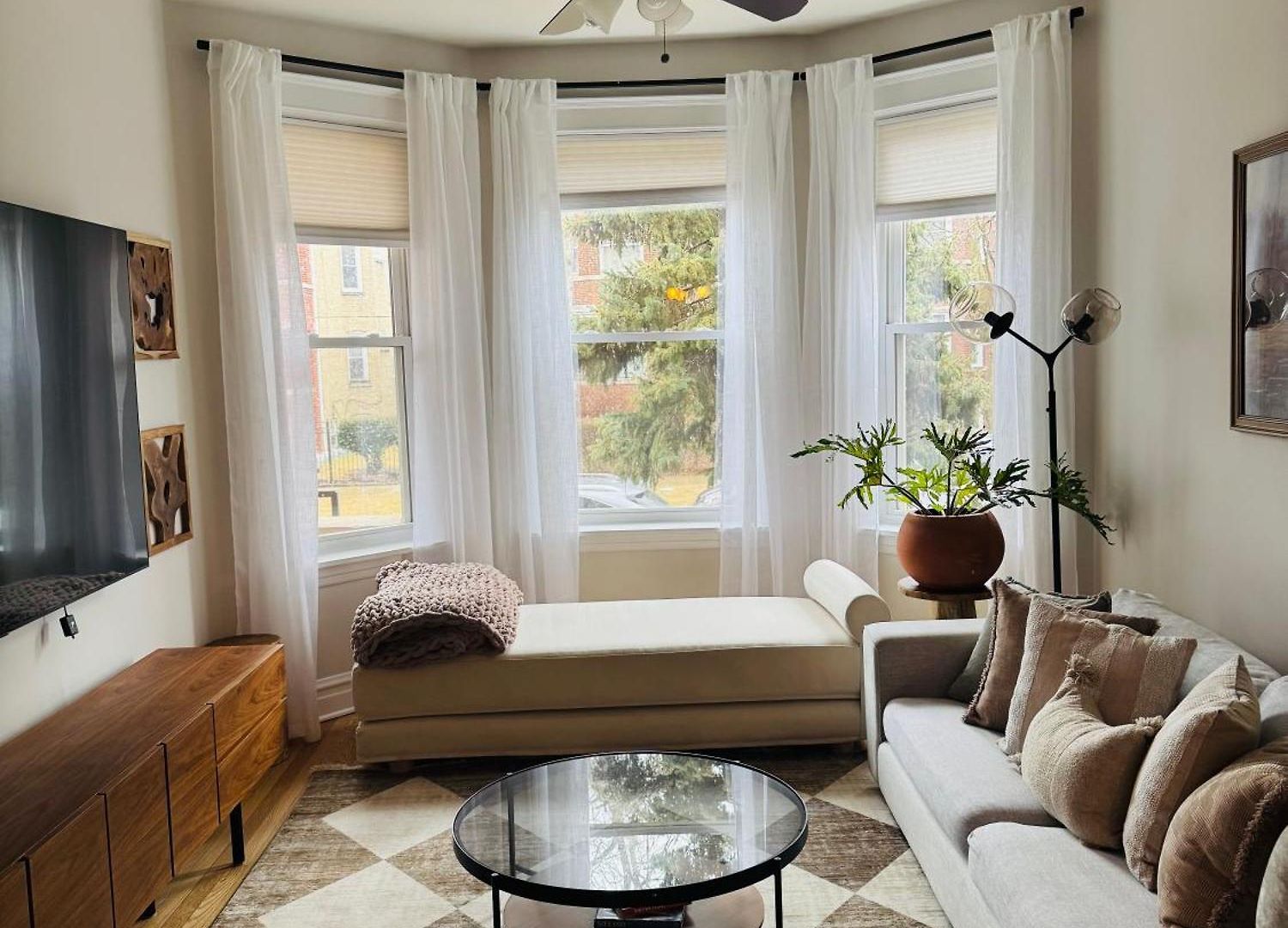 The Avondale Retreat Apartment Chicago