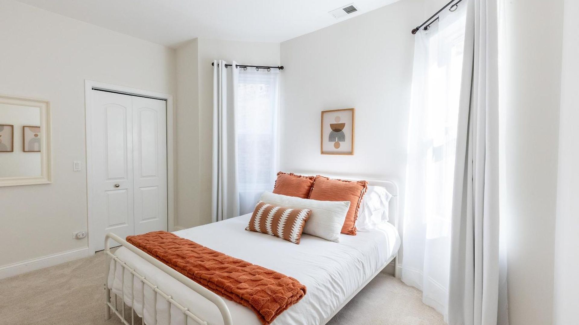 Uptown Bright & Modern - Steps To Lake, Train, Amazing Food & Free Parking Chicago