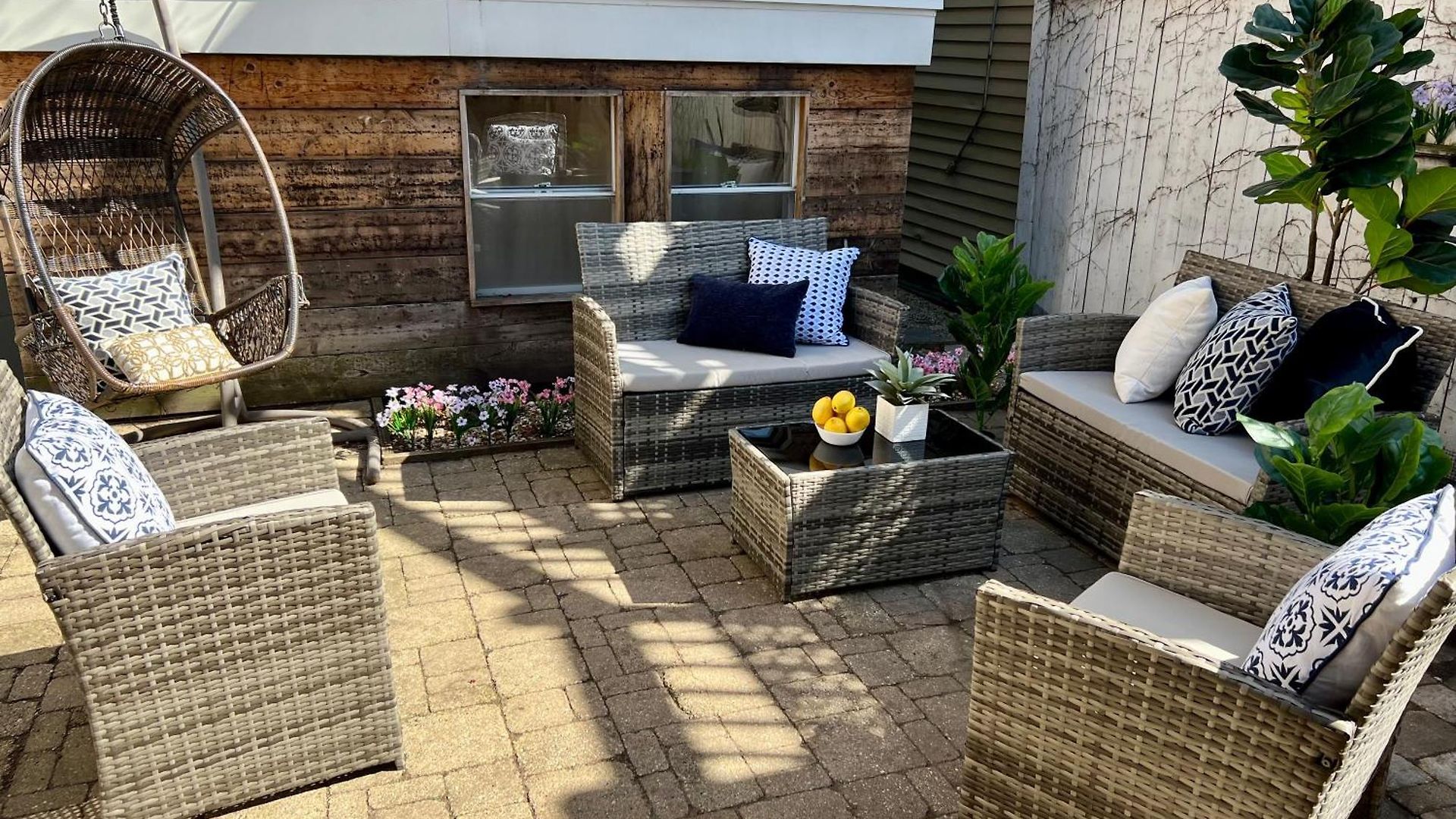 3 Bedroom Spacious In Ideal Location W Free Parking Back Yard Pets Welcome * Chicago