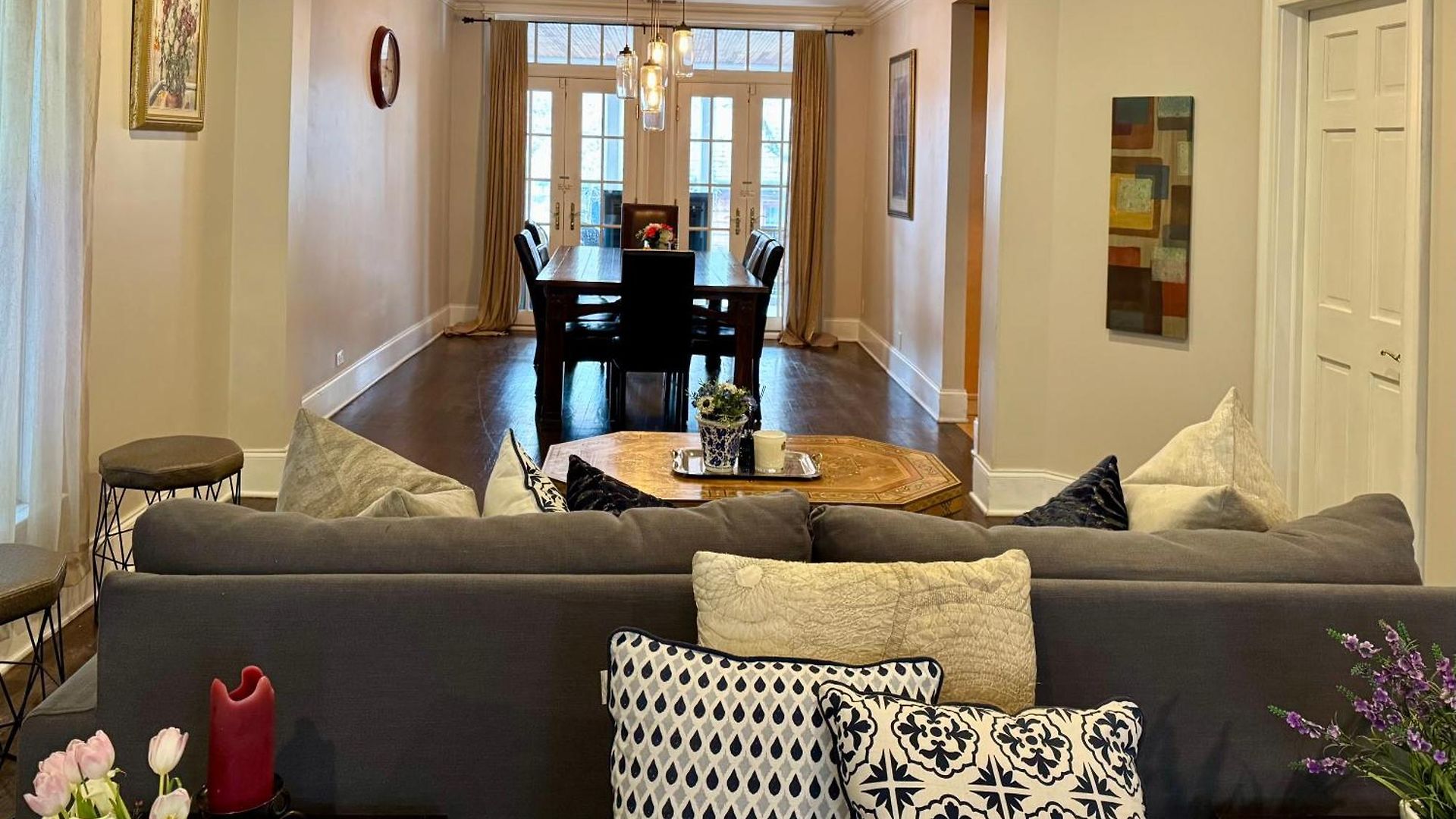 3 Bedroom Spacious In Ideal Location W Free Parking Back Yard Pets Welcome