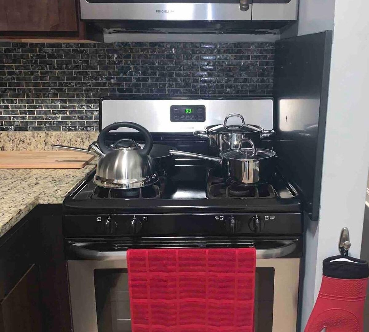 7 Star The Malia Oasis 3br 1 Half Bath Office Space Apartment Chicago