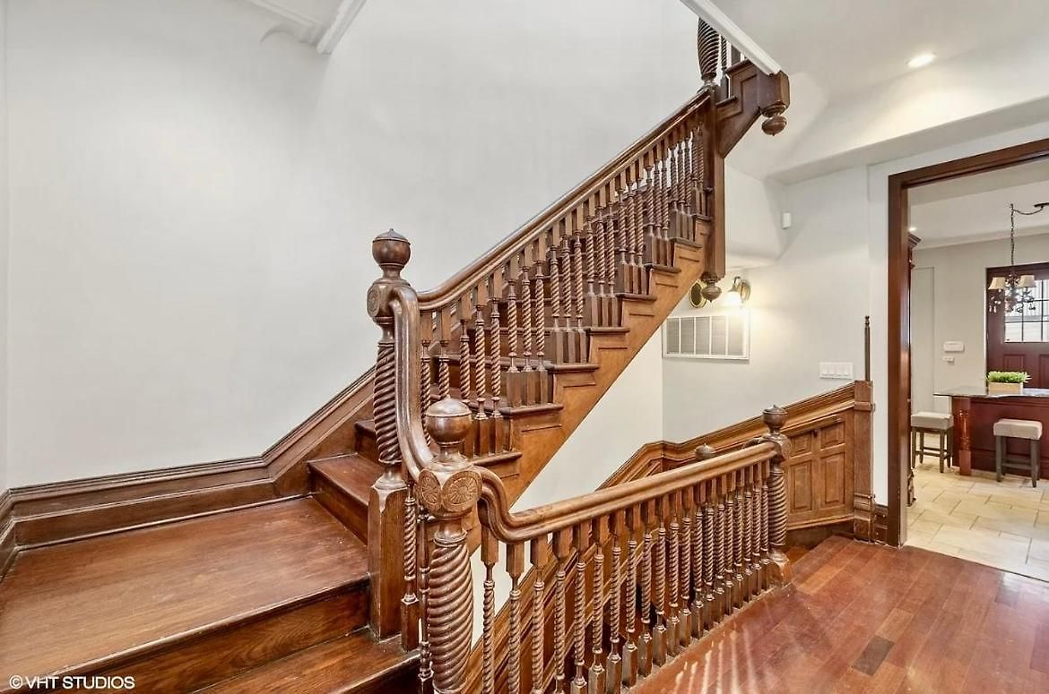 Holiday home Spectacular Gilded Age 6 Bedroom Gold Coast Mansion With Deck