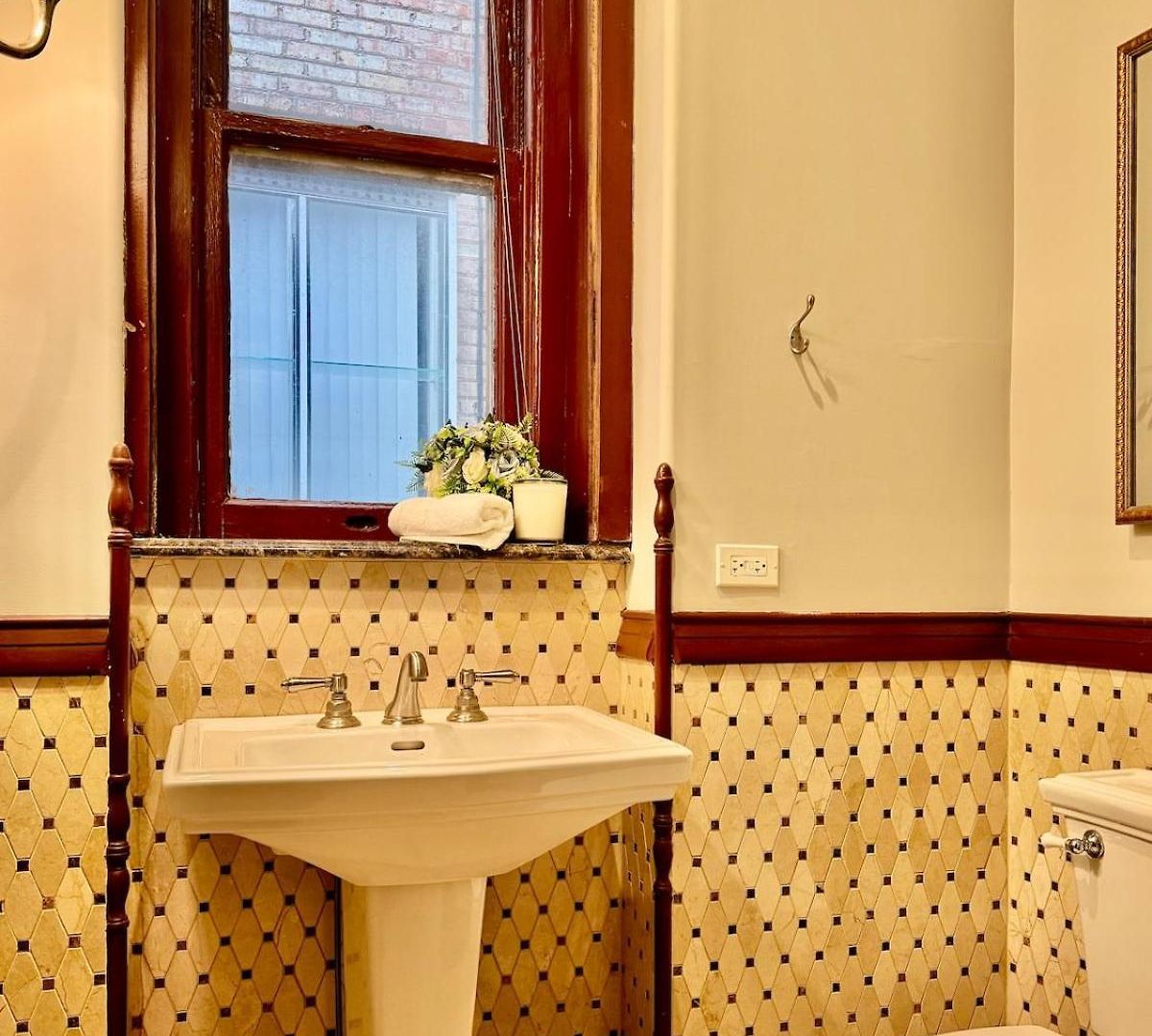 Holiday home Spectacular Gilded Age 6 Bedroom Gold Coast Mansion With Deck *
