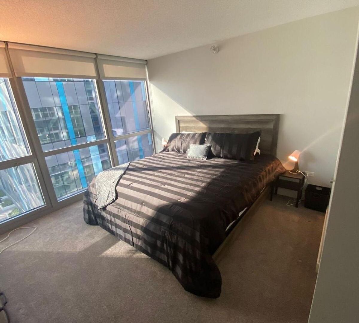 Cozy 2 Bedroom By Lakeshore *