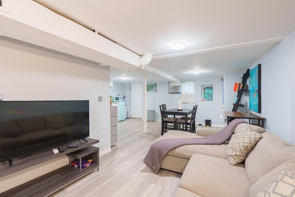 Apartment Cozy Logan Square Easy Access Chicago