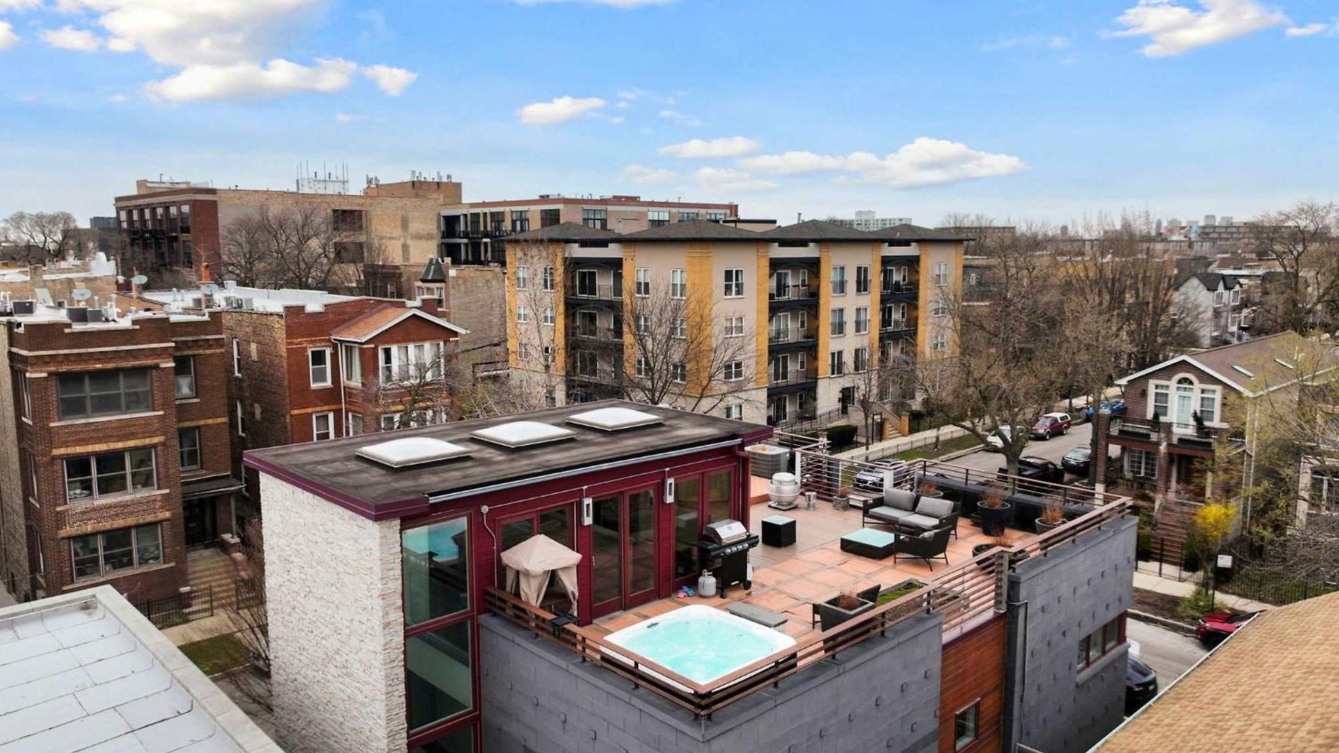 Holiday home 5br 5ba Architectural Estate-theatre Gym Rooftop