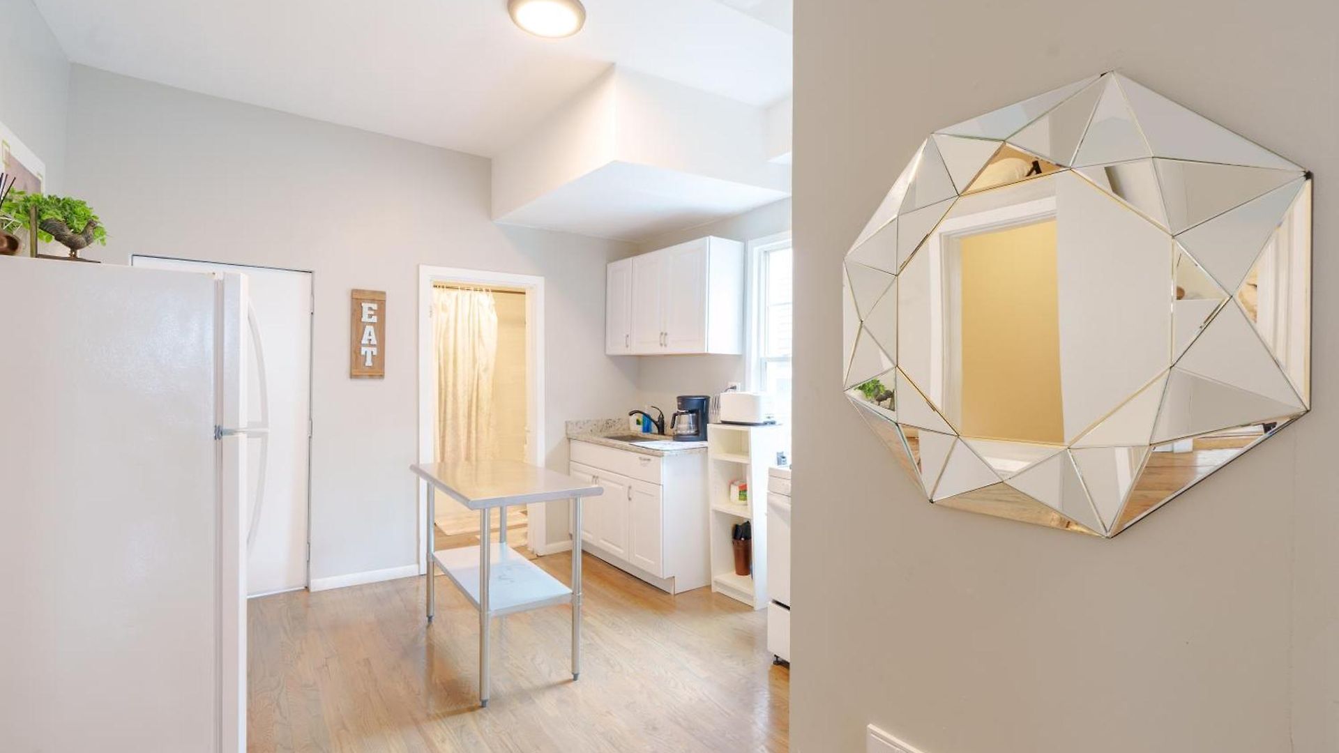 Bright & Modern 3br And 1ba In Logan Square Chicago