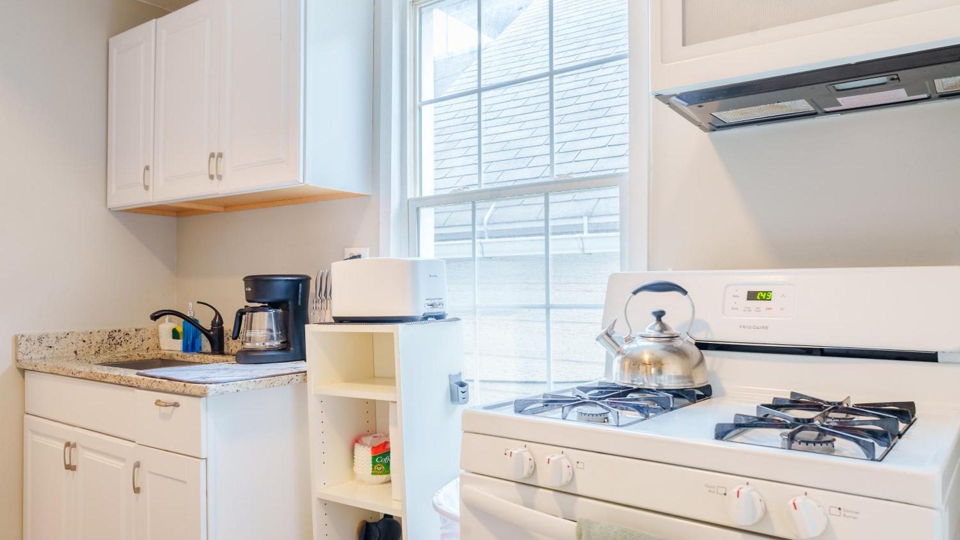 Bright & Modern 3br And 1ba In Logan Square Apartment