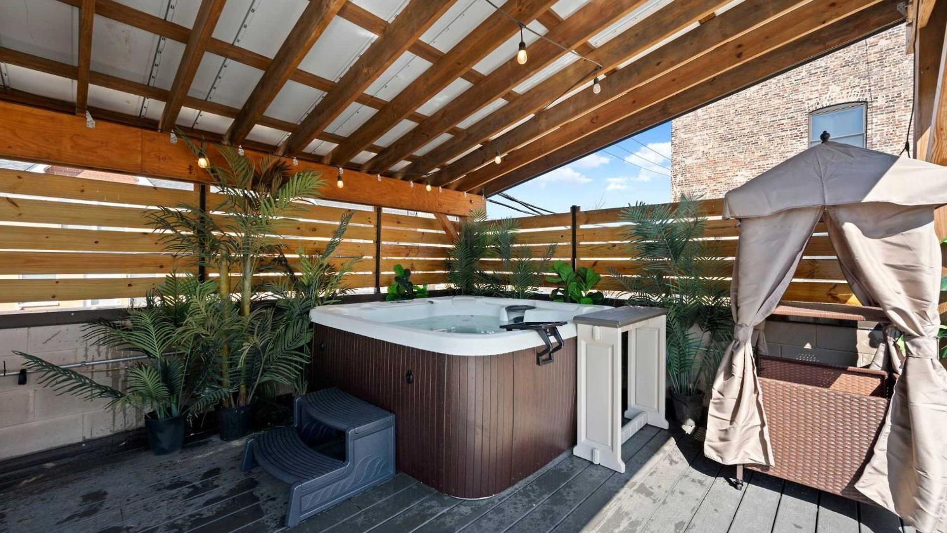 Holiday home Mid-century Gem By United Center