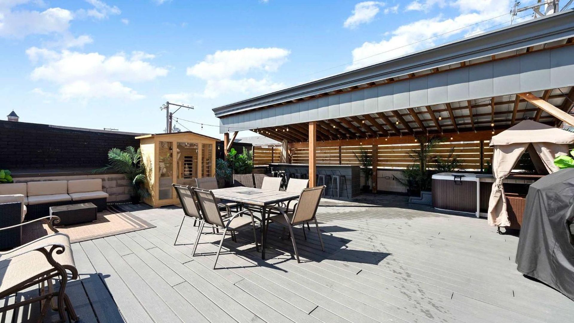 Mid-century Gem By United Center Holiday home
