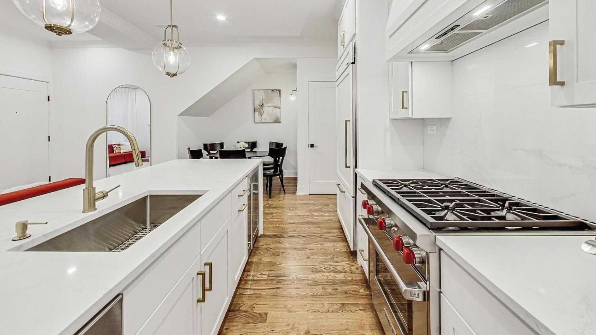 Luxurious Lincoln Park With Gourmet Kitchen