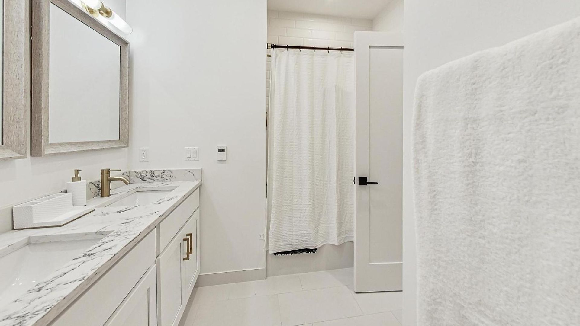 Luxurious Lincoln Park With Gourmet Kitchen Chicago
